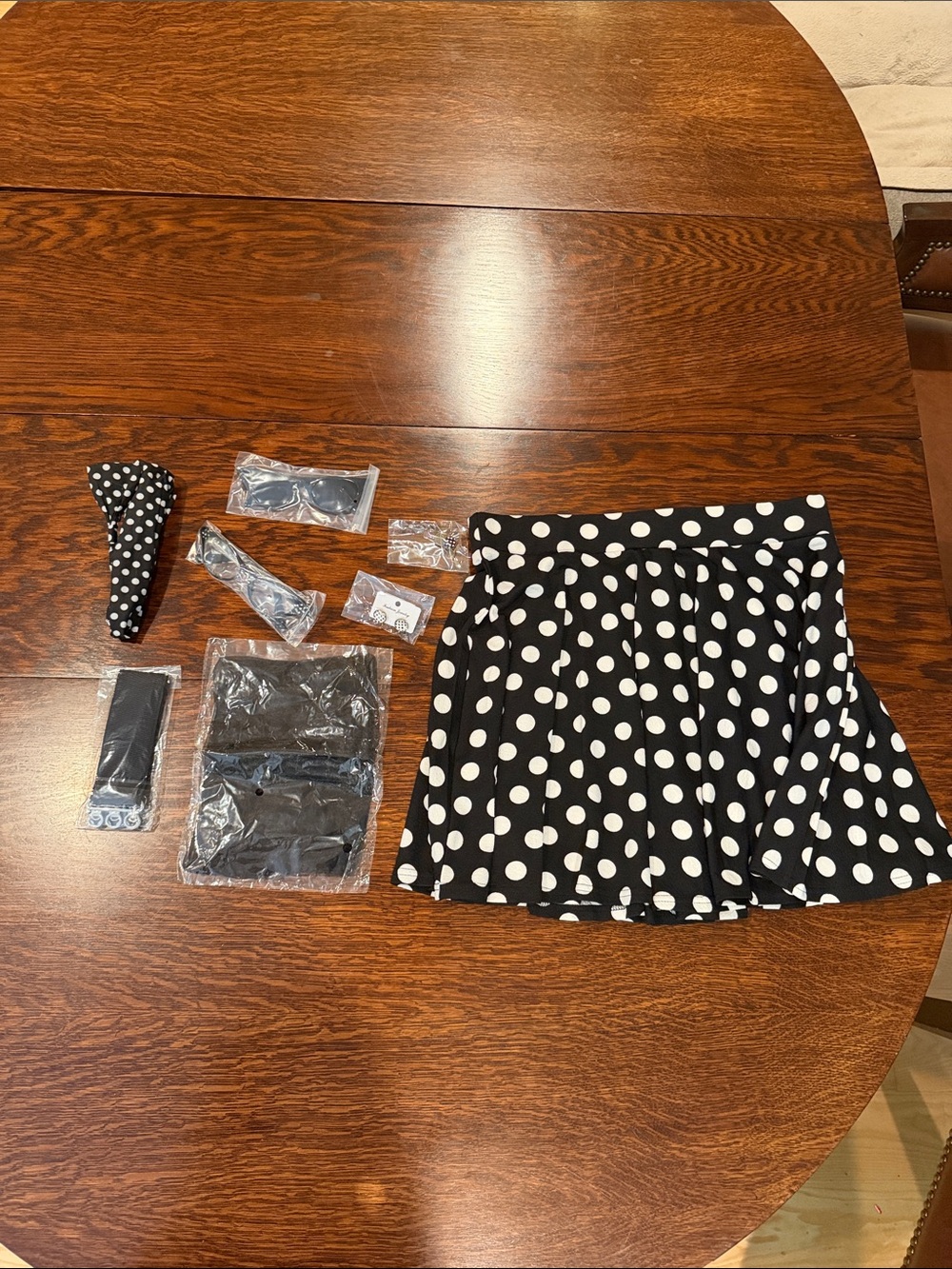 Black & white polka dot 50s pinup costume set